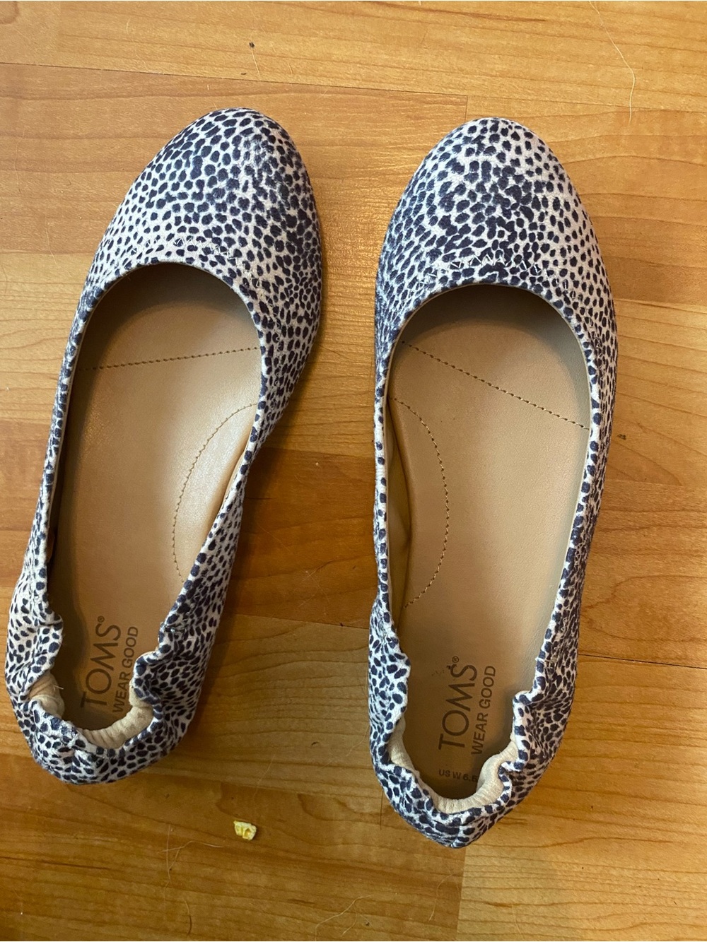 TOMS Women's Black & White Dotted Ballet Flats